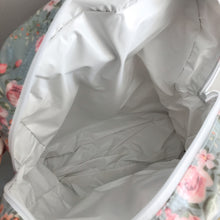 Load image into Gallery viewer, Mochila grande FLORAL