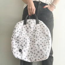 Load image into Gallery viewer, Mochila grande DOTS