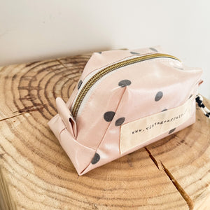 Necessaire pequeno BOLINHAS