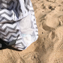 Load image into Gallery viewer, Mochila de rede CHEVRON cinza