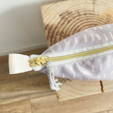 Load image into Gallery viewer, Necessaire ou estojo XL TRACINHOS CINZA