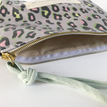 Load image into Gallery viewer, Bolsa média ANIMAL PRINT CAQUI