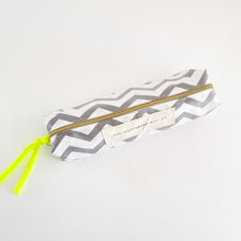 Load image into Gallery viewer, Estojo CHEVRON