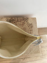 Load image into Gallery viewer, Necessaire ou estojo XL OLIVE