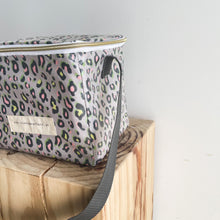 Load image into Gallery viewer, Lancheira grande ANIMAL PRINT caqui