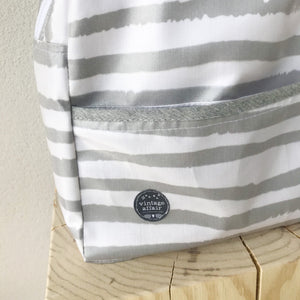 Mochila pequena riscas caqui