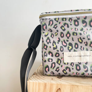 Lancheira grande ANIMAL PRINT caqui