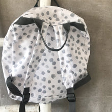 Load image into Gallery viewer, Mochila grande DOTS