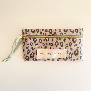 Estojo/ bolsa ANIMAL PRINT CAQUI