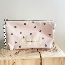 Load image into Gallery viewer, Bolsa grande BOLINHAS fundo beige