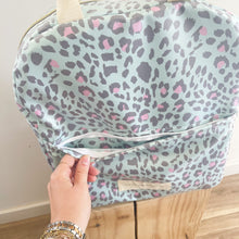 Load image into Gallery viewer, Mochila térmica ANIMAL PRINT VERDE