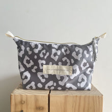 Load image into Gallery viewer, Necessaire ou estojo XL MANCHA CINZA