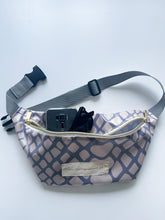 Load image into Gallery viewer, Bolsa de cintura GIRAFA TAUPE