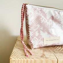 Load image into Gallery viewer, Bolsa térmica SNAKE PRINT