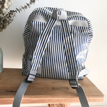 Load image into Gallery viewer, Mochila grande RISCAS NAVY