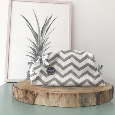 Necessaire grande CHEVRON CINZA