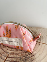 Load image into Gallery viewer, Necessaire pequeno CACTOS ROSA