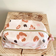 Load image into Gallery viewer, Necessaire grande ANIMAL PRINT