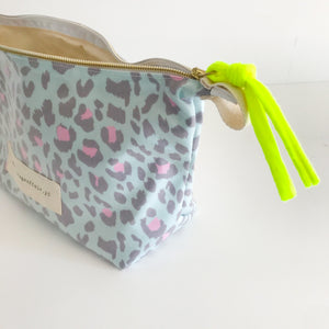 Estojo ou necessaire XL ANIMAL PRINT VERDE