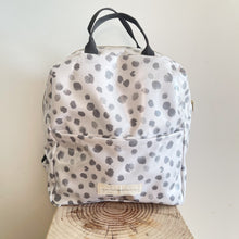 Load image into Gallery viewer, Mochila grande DOTS