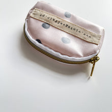 Load image into Gallery viewer, Porta moedas BOLINHAS fundo beige