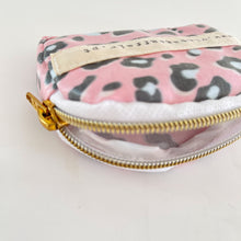Load image into Gallery viewer, Porta moedas ANIMAL PRINT ROSA