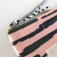 Load image into Gallery viewer, Bolsa grande RISCAS ROSA