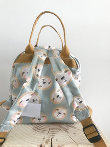 Mochila pequena PREGUIÇA AZUL 🦥