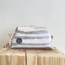 Load image into Gallery viewer, Necessaire grande RISCAS CAQUI