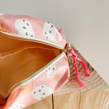 Load image into Gallery viewer, Necessaire pequeno ANANÁS
