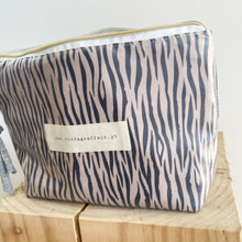 Load image into Gallery viewer, Bolsa térmica ZEBRA TAUPE