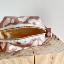 Load image into Gallery viewer, Necessaire pequeno CAMEL