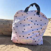 Load image into Gallery viewer, Mochila de rede BOLINHAS BEGE