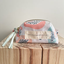 Load image into Gallery viewer, Necessaire pequeno FRUTOS