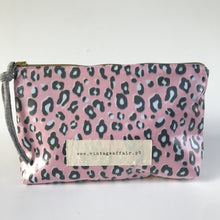 Load image into Gallery viewer, Bolsa grande ANIMAL PRINT ROSA