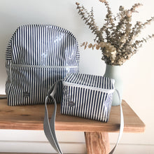 Load image into Gallery viewer, Mochila grande RISCAS NAVY
