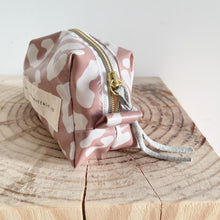 Load image into Gallery viewer, Necessaire pequeno CAMEL