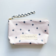Load image into Gallery viewer, Bolsa grande BOLINHAS fundo beige