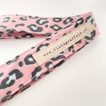 Load image into Gallery viewer, Porta chaves ou telemóvel ANIMAL PRINT ROSA