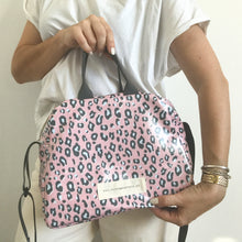 Load image into Gallery viewer, Lancheira ANIMAL PRINT ROSA
