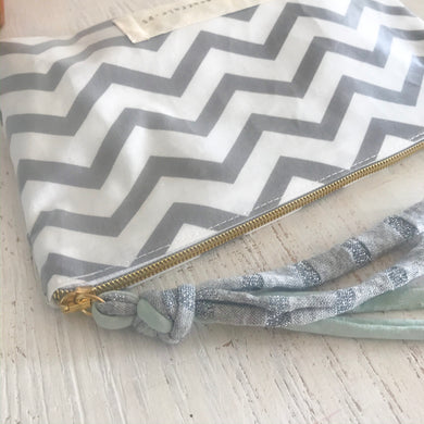 Bolsa grande CHEVRON cinza