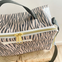 Load image into Gallery viewer, Lancheira box ZEBRA TAUPE