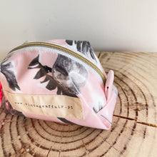 Load image into Gallery viewer, Necessaire pequeno FOLHAS