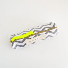 Load image into Gallery viewer, Estojo CHEVRON
