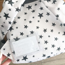 Load image into Gallery viewer, Mochila pequena ESTRELAS PRETAS
