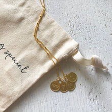 Load image into Gallery viewer, Colar 4 medalhas personalizadas