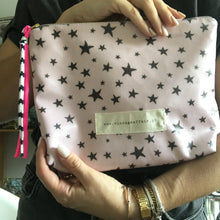 Load image into Gallery viewer, Bolsa XL STARS NUDE