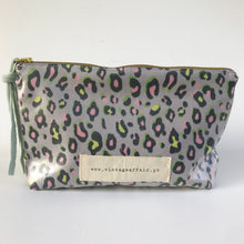 Load image into Gallery viewer, Bolsa grande ANIMAL PRINT CAQUI