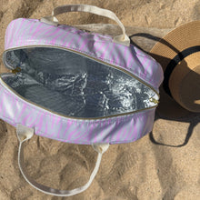 Load image into Gallery viewer, Mochila térmica ZEBRA ROSA NEON