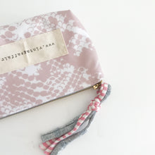 Load image into Gallery viewer, Bolsa pequena SNAKE PRINT